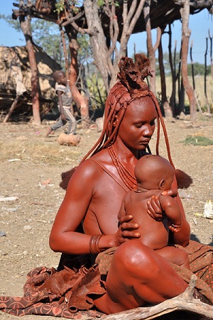 Himba: el pueblo rojo que vive en Namibia