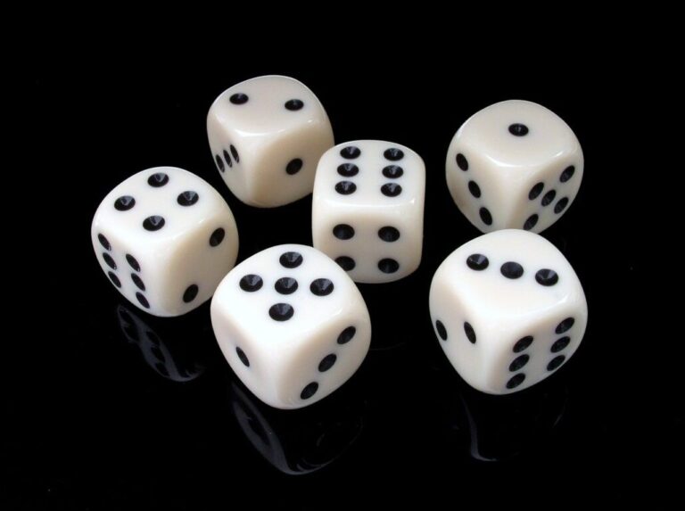 Probabilità e statistica: le origini nel gioco dei dadi in un volume edito da Federico Motta Editore